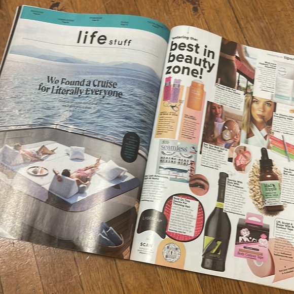 Cosmopolitan Magazine September & October 2023 Halle Bailey - Picture 8 of 15